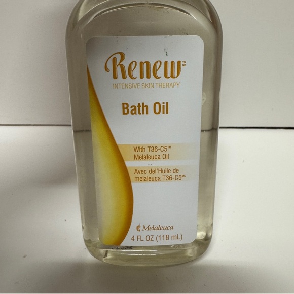 Renew Bath Oil Soften Nourish Conditioning Benefits Health  4 OZ - Picture 2 of 3